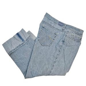 Jones & Co Faded Wash High Waisted Denim Capris